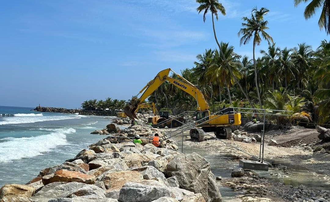  އެ ބުނާ “ސްލޯގެ” މާނަ އޮޅިއްޖެ!  30 އަހަރުވީ ފުވައްމުލަކު ރައްޔިތުންގެ ޒަމާންވީ ހުވަފެންތަކުގައި ކުލަ  އިބޫ ޖައްސަވައިފި !